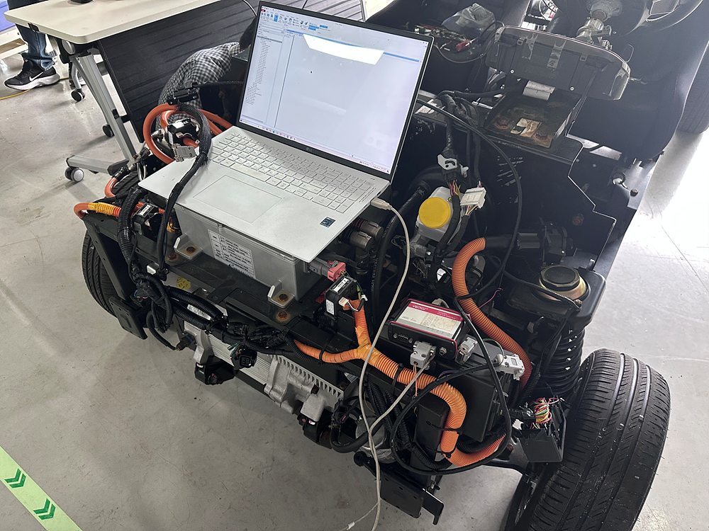 메타모빌리티 엘리케어로 전기차의 이상 징후를 감지하는 모습 / 출처=메타모빌리티