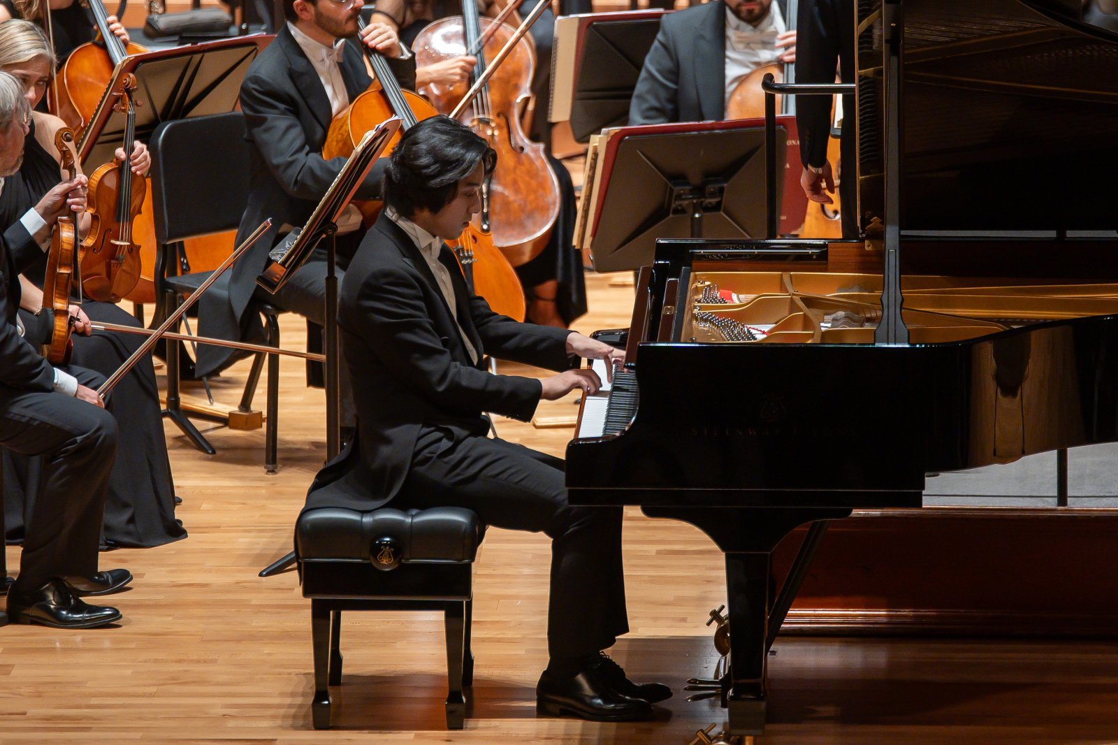 지난 4일 서울 서초구 예술의전당에서 열린 ‘다니엘 하딩 & 산타 체칠리아 오케스트라’ 공연. 피아니스트 임윤찬이 오케스트라와 라벨의 피아노 협주곡 G장조를 연주했다. 빈체로 제공