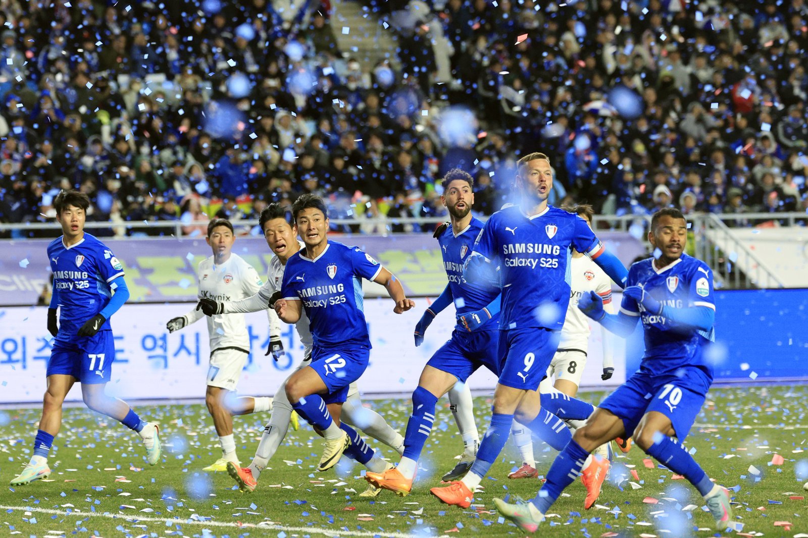 여러 유리함 속 치러진 1차전을 놓치면서 수원삼성의 부담은 더 커졌다.  ⓒ News1