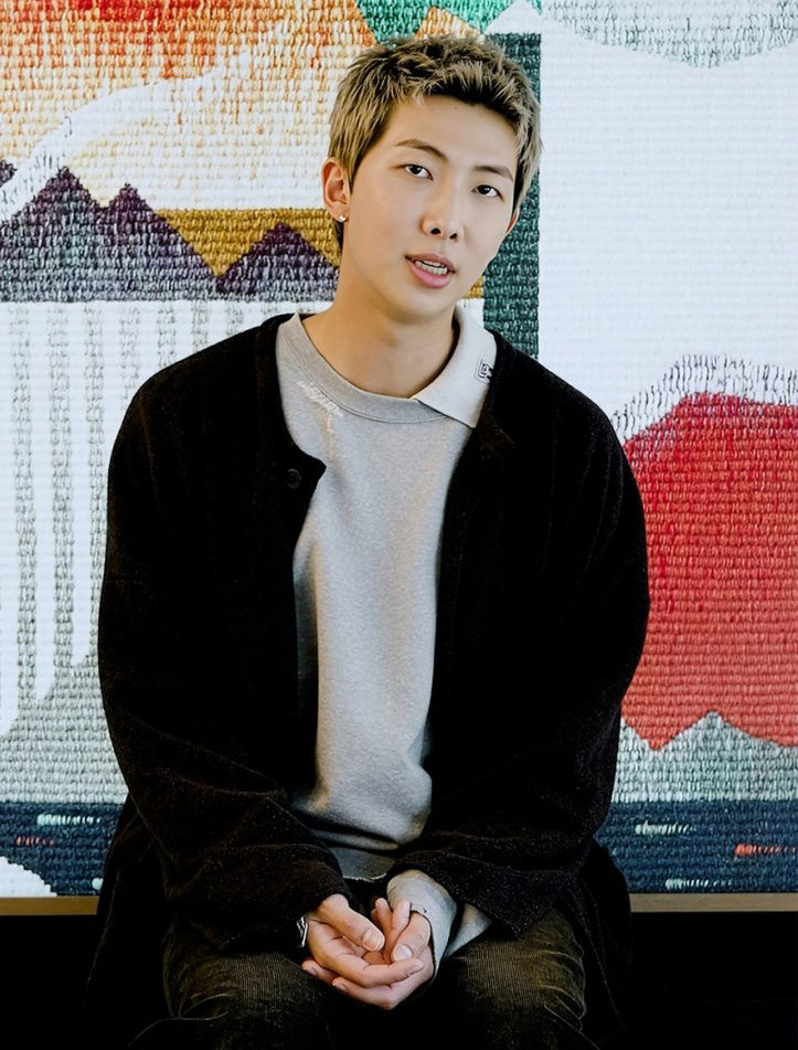 RM이 내년 완전체 컴백을 앞두고 팀 유지 고민부터 공백기 사정까지 솔직하게 밝히며 “최선을 다해 돌아오겠다”고 전했다. ⓒ뉴시스