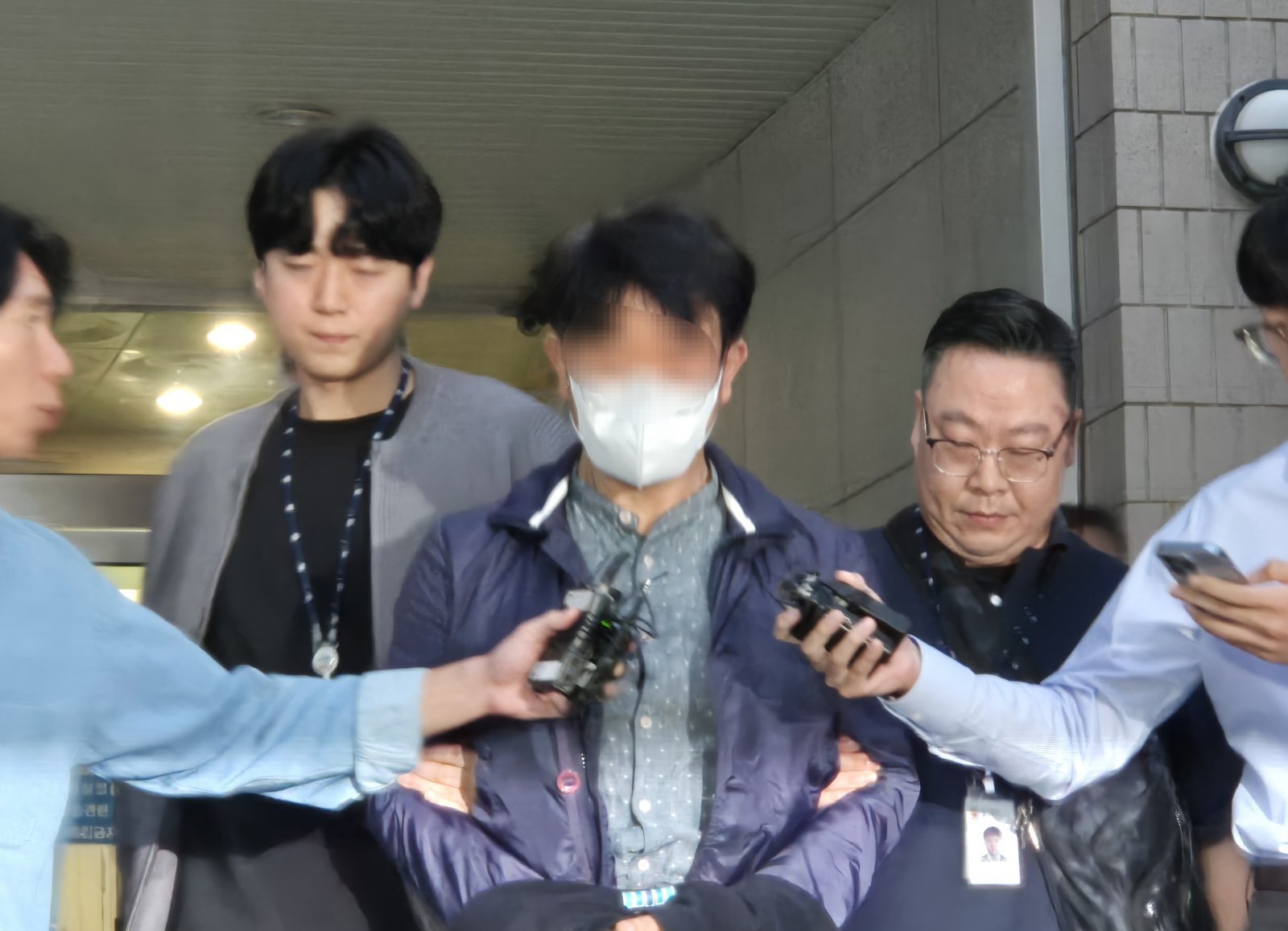 갯벌 고립자를 홀로 구조하다 사망한 해양경찰관 고(故) 이재석 경사(34)가 출동할 당시 당직 근무 팀장을 맡은 해양경찰관 A 경위 2025.10.15/뉴스1