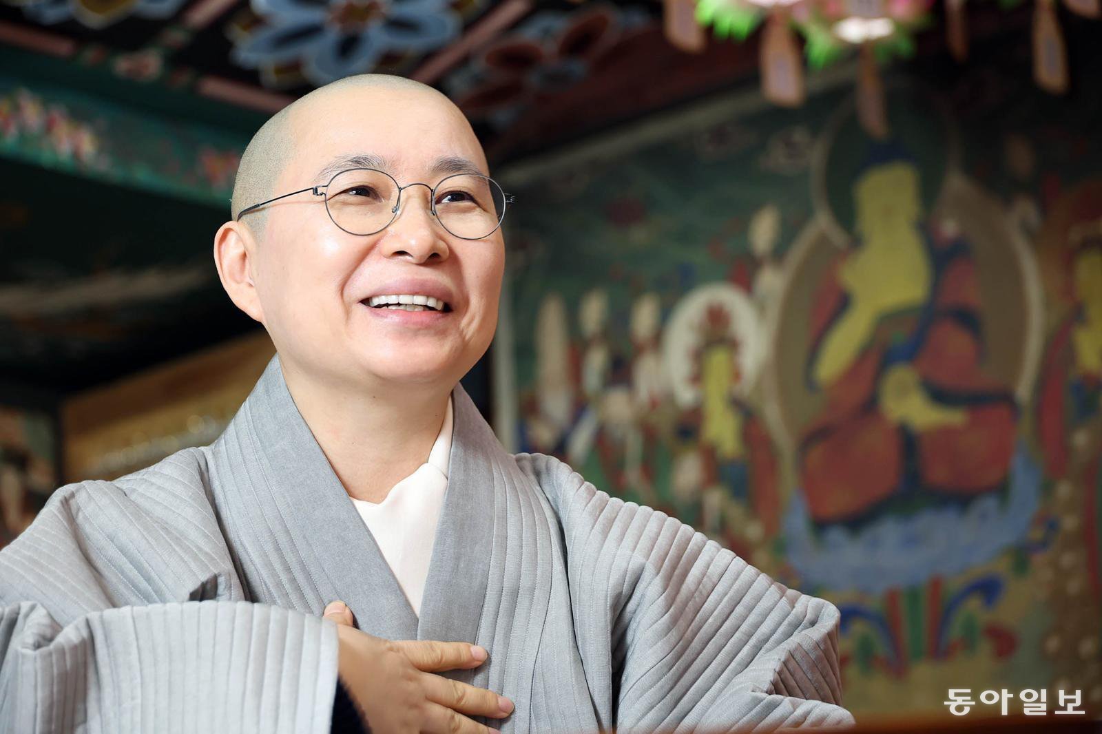 원영 스님은 “우리는 원하는 것을 이루지 못해 괴로워하기보다, 원하는 그 마음을 내려놓지 못해 고통스러운 경우가 더 많다”고 말했다. 
전영한 기자 scoopjyh@donga.com