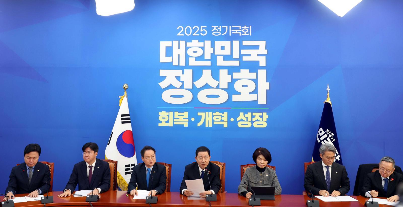 김병기 더불어민주당 원내대표가 9일 오전 서울 여의도 국회에서 열린 원내대책회의에서 발언을 하고 있다. 2025.12.09 [서울=뉴시스]