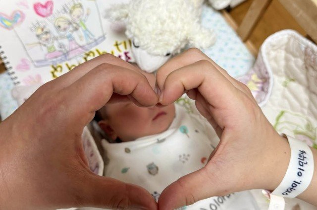 그룹 신화 멤버 이민우가 득녀 소식을 전했다. 인스타그램 캡처