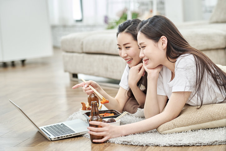 한국의 월드컵 조별리그 3경기가 모두 평일 오전에 열리면서 자영업자들이 기대했던 ‘치맥 특수’가 어려울 것으로 보인다. 야간 경기 효과가 사라진 탓에 업계는 비수기를 우려하고 있다. 게티이미지뱅크