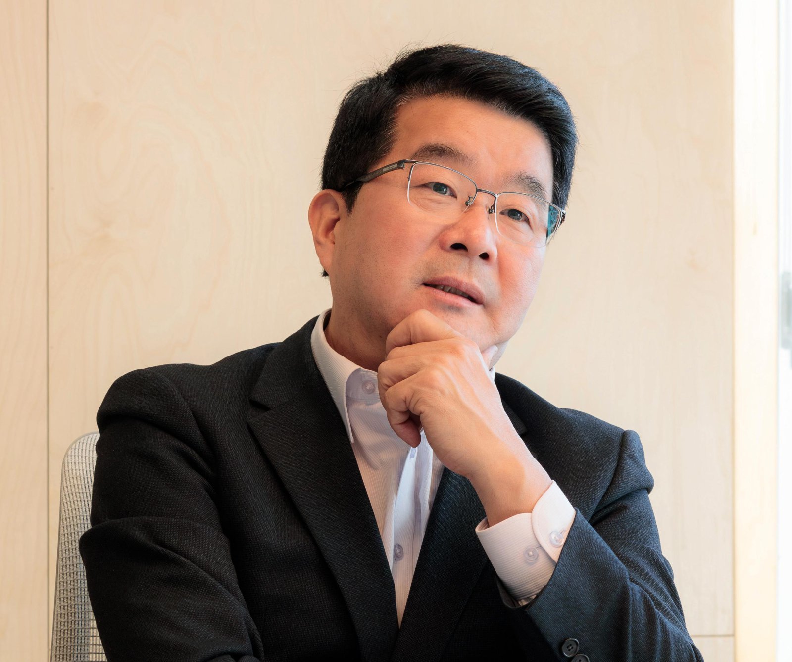 송형종 서울문화재단 대표가 5일 서울 종로구 재단 집무실에서 동아일보 기자의 질문에 답하고 있다. 
서울문화재단 제공