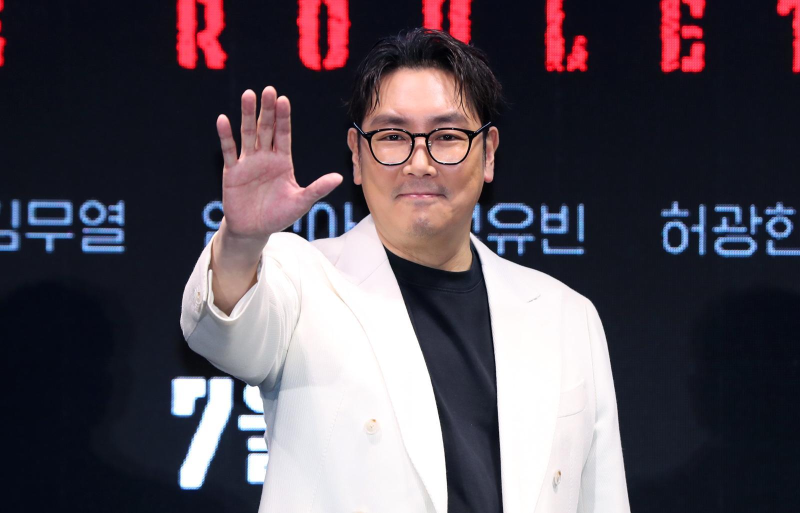 법학 전문가는 조진웅 소년범 전력 보도 논란에 대해 “성인은 소년법 보호 대상이 아니며, 당사자 제보 기반 보도는 합법”이라고 밝혔다. 국민의 알 권리를 강조하며 보도 비난론을 반박했다. 배우 조진웅. 뉴시스