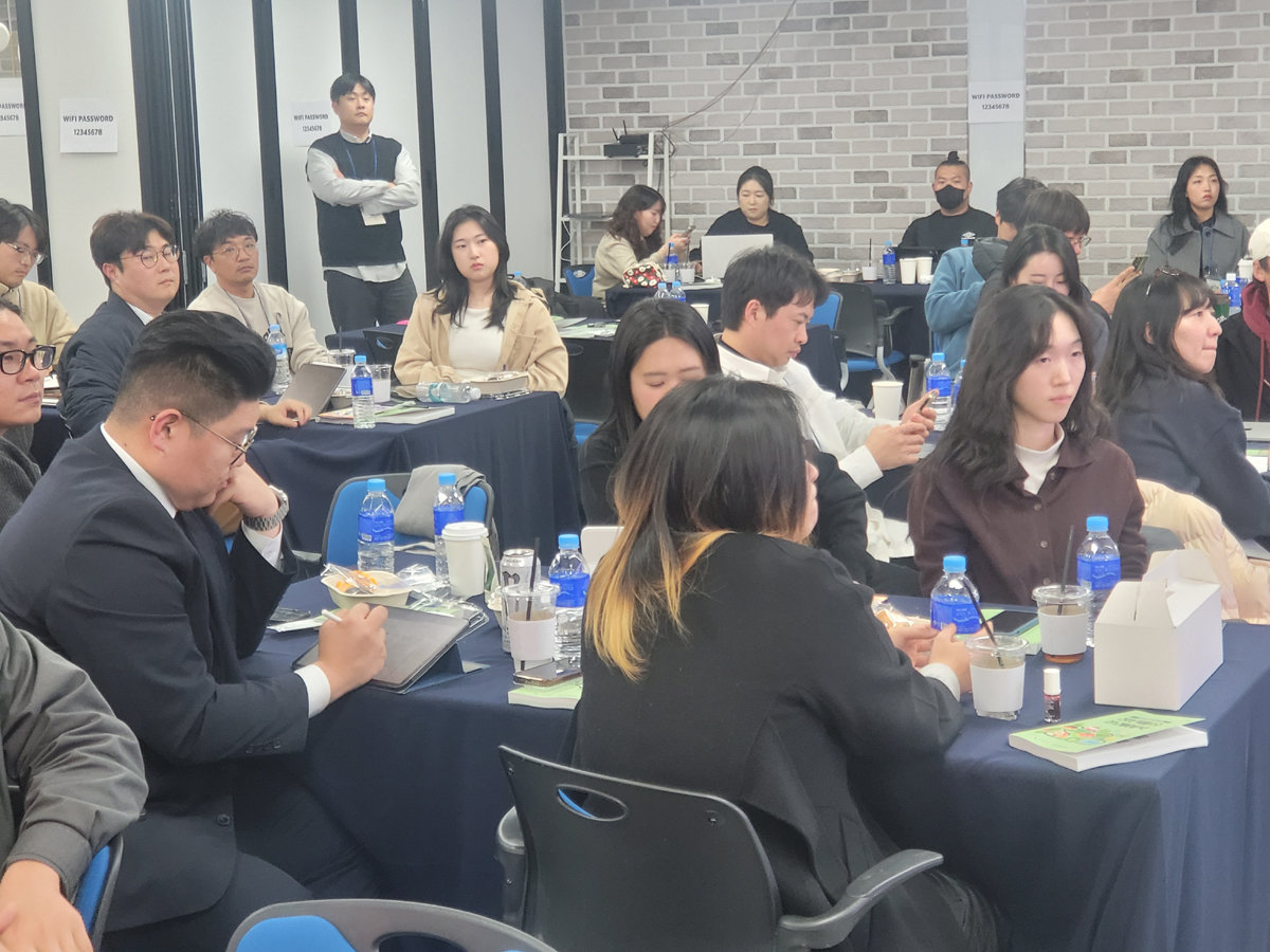 9일 경북 의성군에서 ‘2025 청년마을 성과공유회’가 열렸다. 전국 각지에서 청년마을을 운영해 온 실무자와 청년 80여 명이 참석했다. 의성=박태근 기자 ptk@donga.com