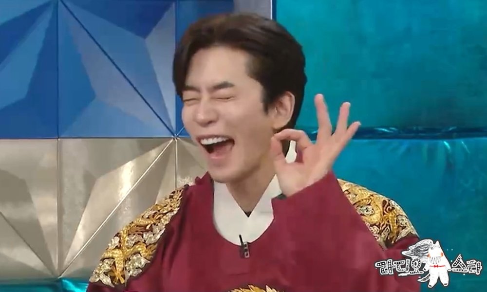 배우 신성록이 ‘라디오스타’에서 제모 시술 중 눈물을 흘린 비하인드부터 팬서비스·뮤지컬 실수 대처법까지 다양한 에피소드를 공개해 큰 웃음을 줬다. MBC ‘라디오스타’