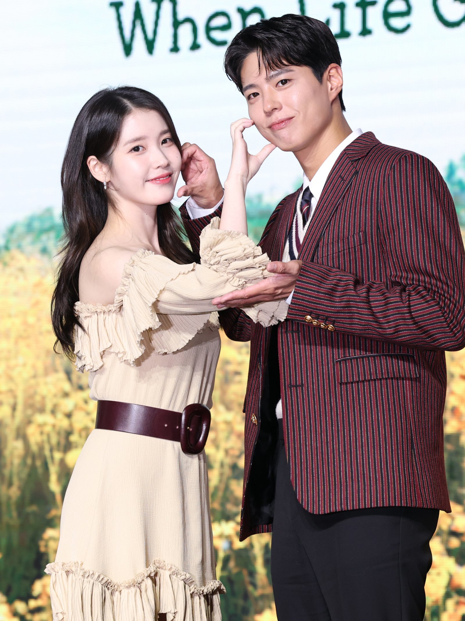 ‘폭싹 속았수다’ 주연 배우 아이유와 박보검(오른쪽) ⓒ News1