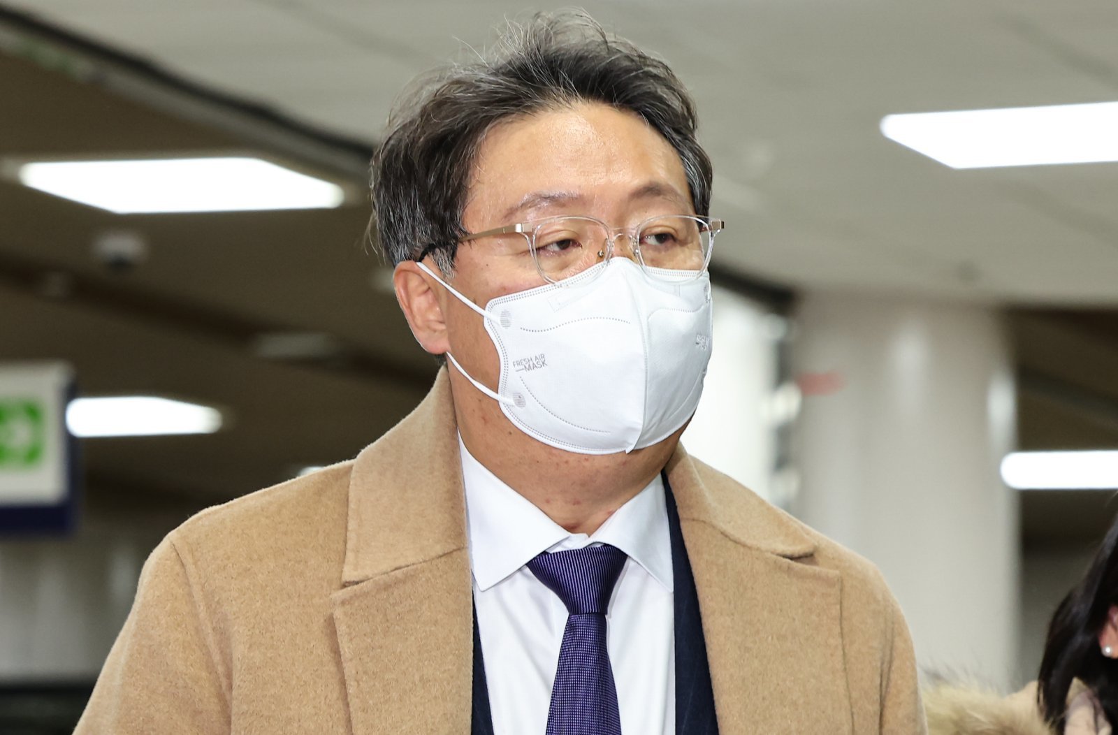 ‘쌍방울 대북 송금 사건’ 관련 업무상 횡령 혐의를 받는 방용철 전 쌍방울 부회장이 10일 서울 서초구 중앙지방법원에서 열린 구속 전 피의자 심문(영장실질심사)에 출석하고 있다. 2025.12.10 뉴스1