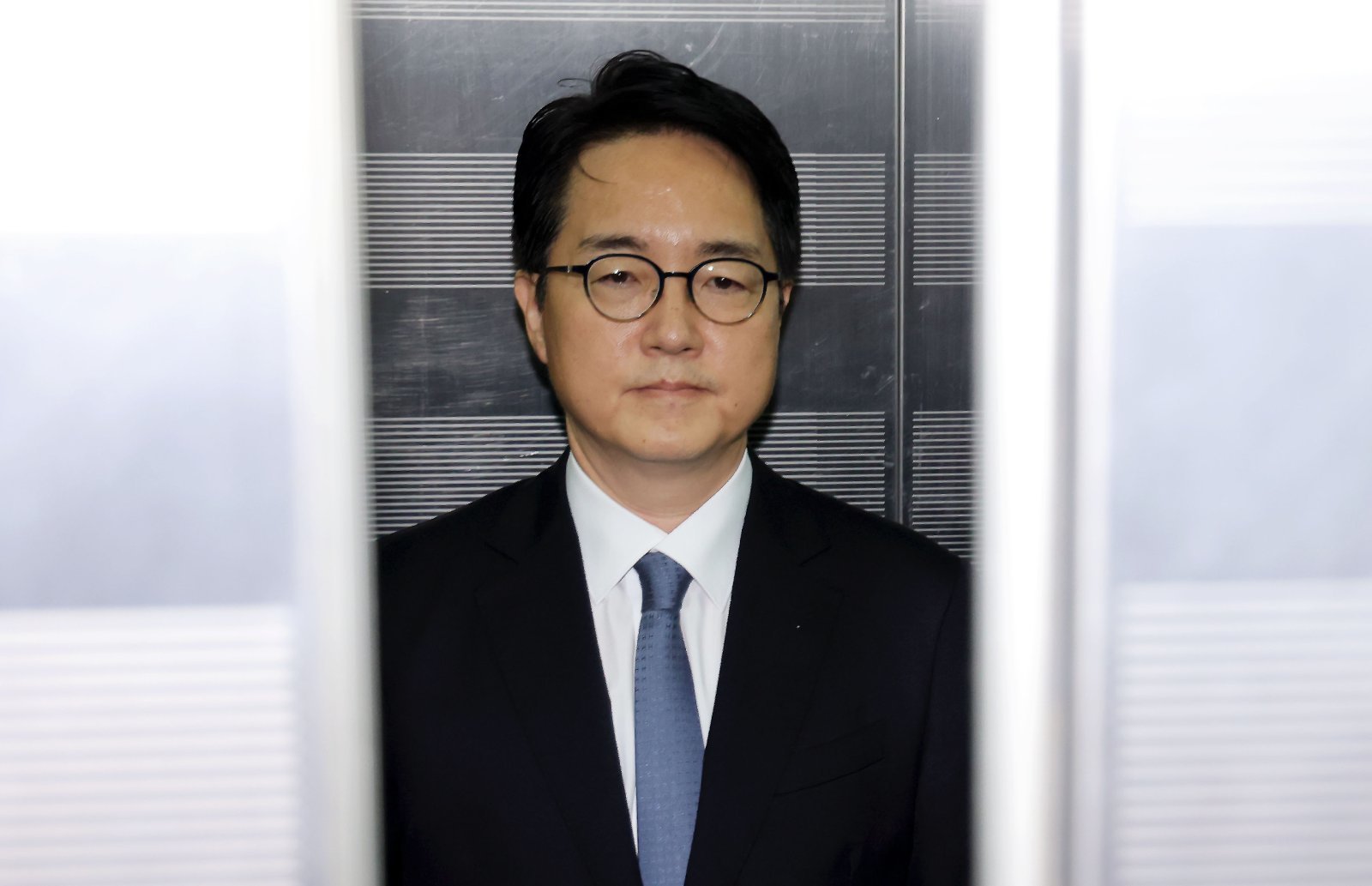 심우정 전 검찰총장(전 법무부 차관)이 30일 오전 서울 서초구 순직해병 특검 사무실에 피의자 소환 조사를 받기 위해 출석하고 있다.  심 전 총장은 법무부 차관으로 있던 작년 3월 이종섭 전 국방부 장관의 호주대사 임명과 출국금지 해제, 출국 등 일련의 과정에 관여한 혐의를 받는다. 2025.09.30. [서울=뉴시스]