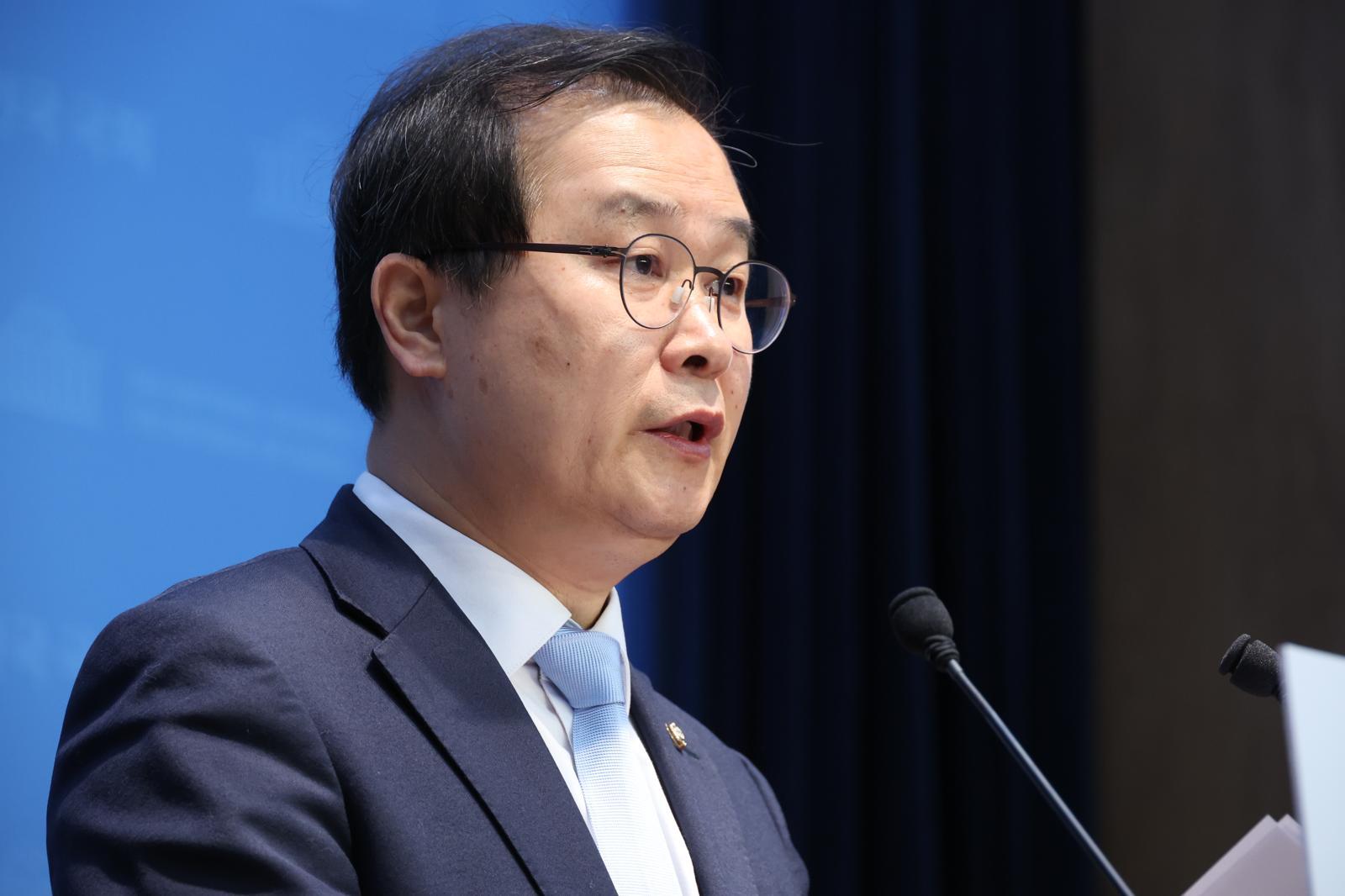 이건태 더불어민주당 의원이 11일 오점 서울 여의도 국회 소통관에서 최고위원 보궐선거 선거 출마선언을 하고 있다. 2025.12.11. 뉴시스