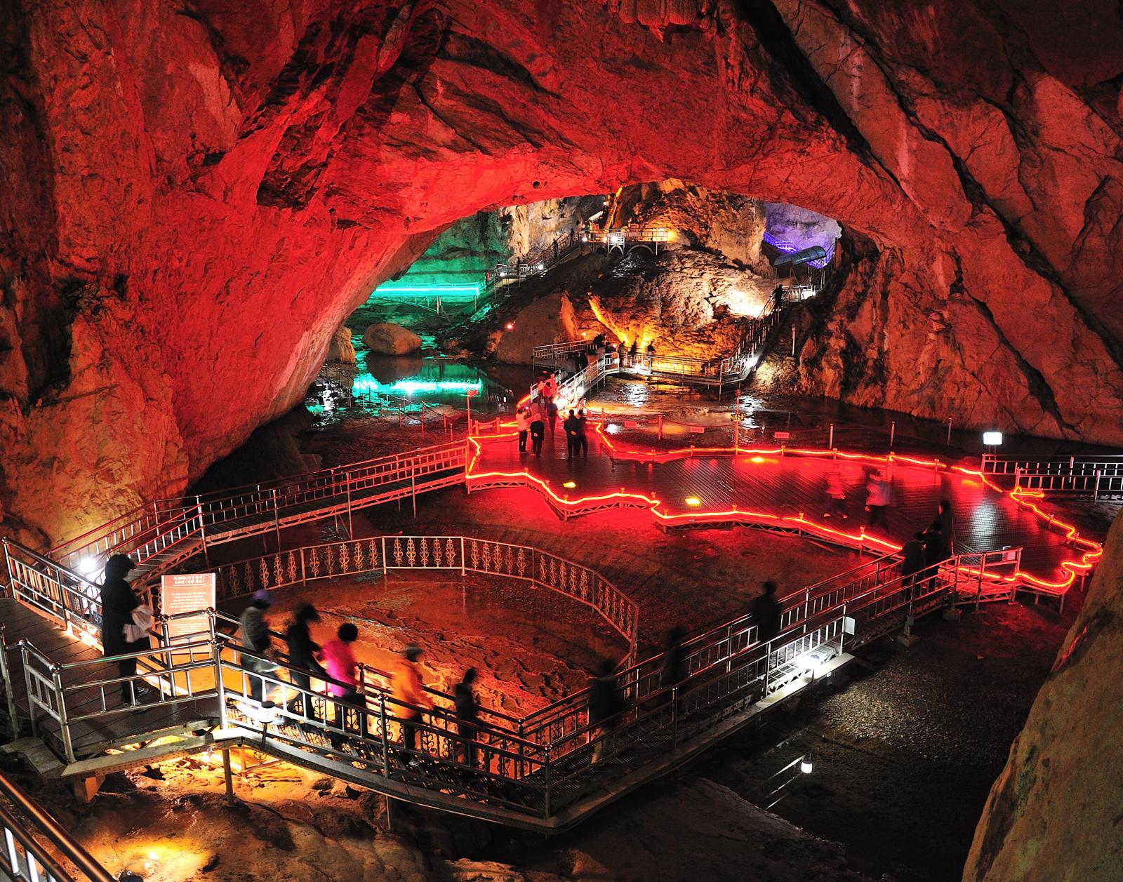 삼척시 신기면의 환선굴.