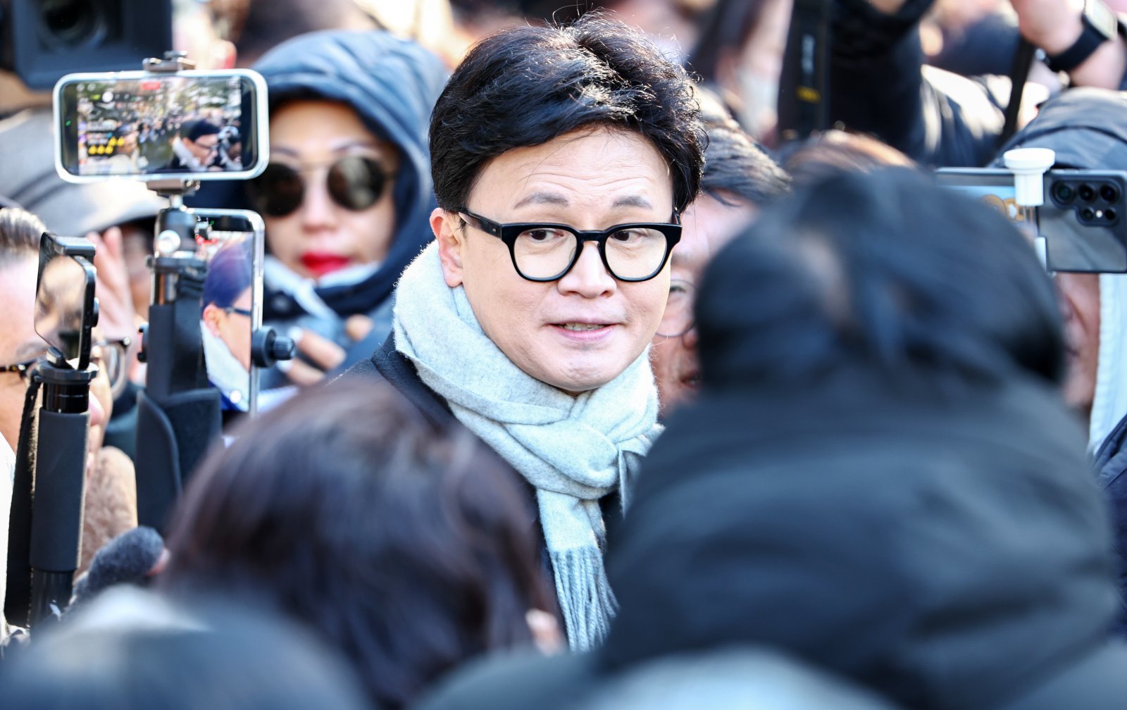 한동훈 국민의힘 전 대표가 3일 오후 서울 여의도 국회 경내에서 열린 12.3 비상계엄 1주년 기자회견에서 발언을 마치고 이동하고 있다. 2025.12.03. [서울=뉴시스]