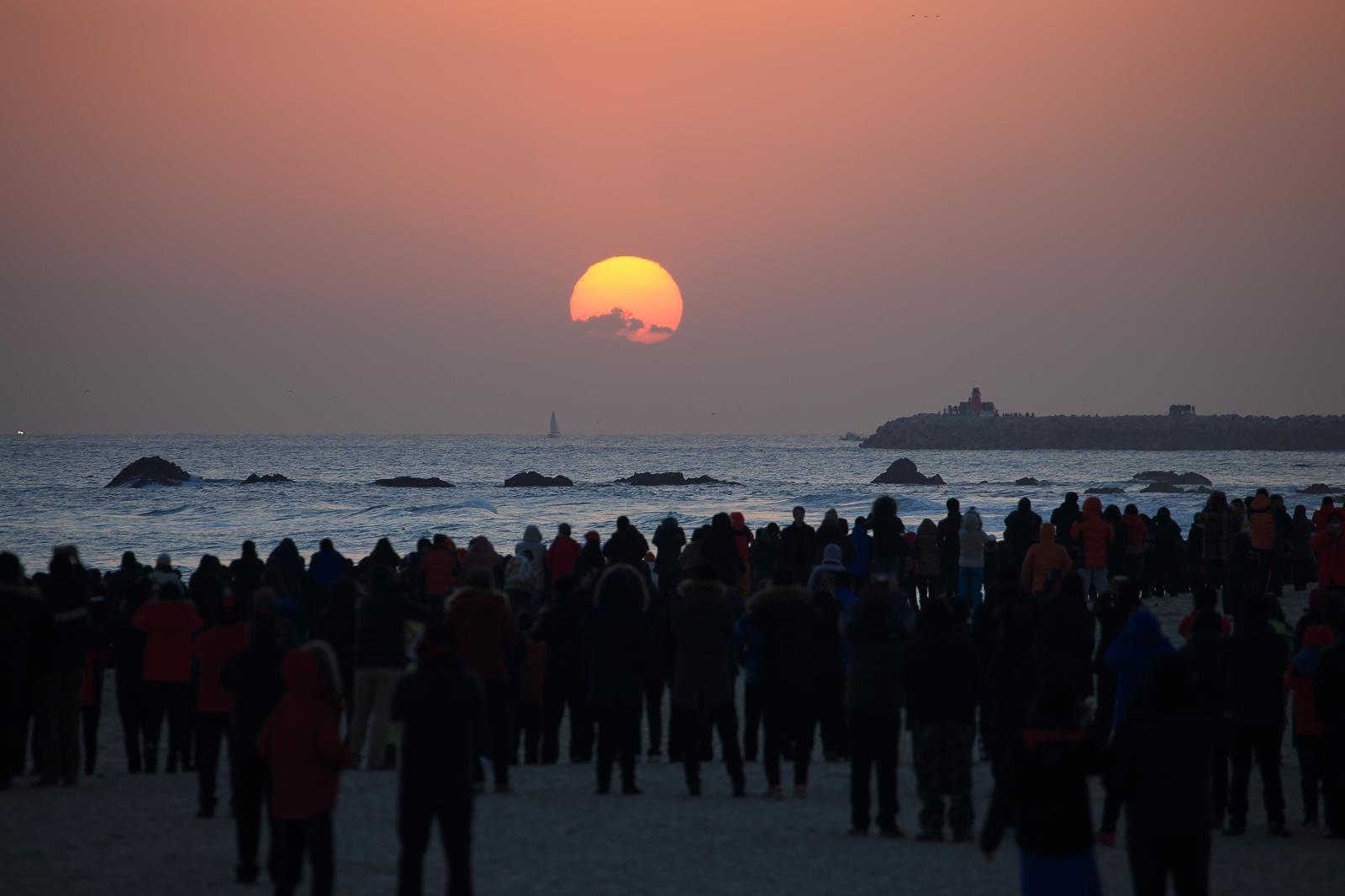 동해시 망상해변의 해맞이.