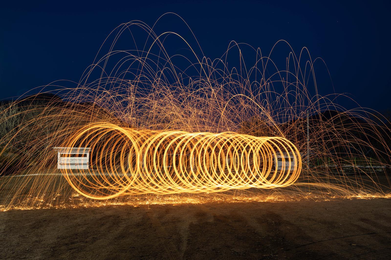 올해 2회째를 맞은 영월 겨울 쥐불놀이 축제는 불을 테마로 한 특별함으로 많은 관광객을 끌어들이고 있다. 영월군 제공