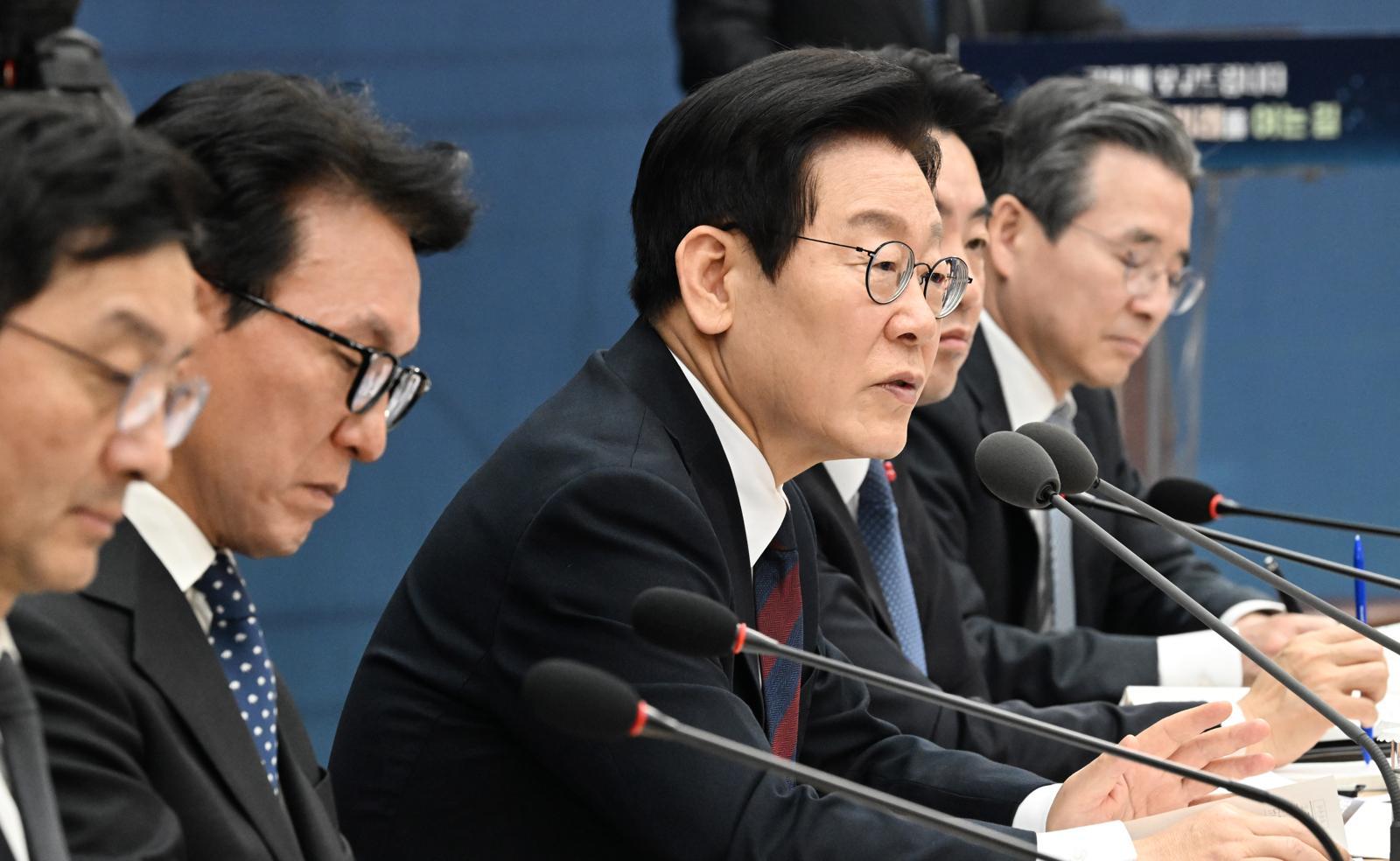 이재명 대통령이 11일 세종시 세종컨벤션센터 국제회의장에서 열린 2026년 부처 업무보고 기획재정부(국세청,관세청,조달청), 국가테이터처 업무보고에서 모두발언을 하고 있다. 대통령실사진기자단 2025.12.11