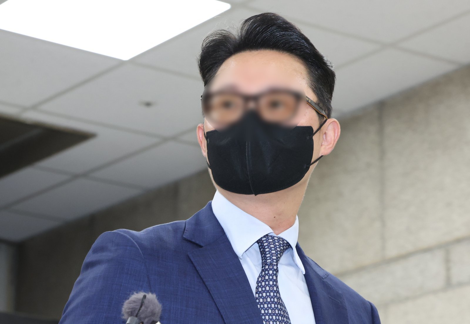 건진법사 전성배씨를 통해 김건희 여사에게 고가 선물을 전달하고 통일교의 현안을 청탁한 의혹을 받는 윤영호 전 세계평화통일가정연합(통일교) 세계본부장. 2025.07.30 서울=뉴시스