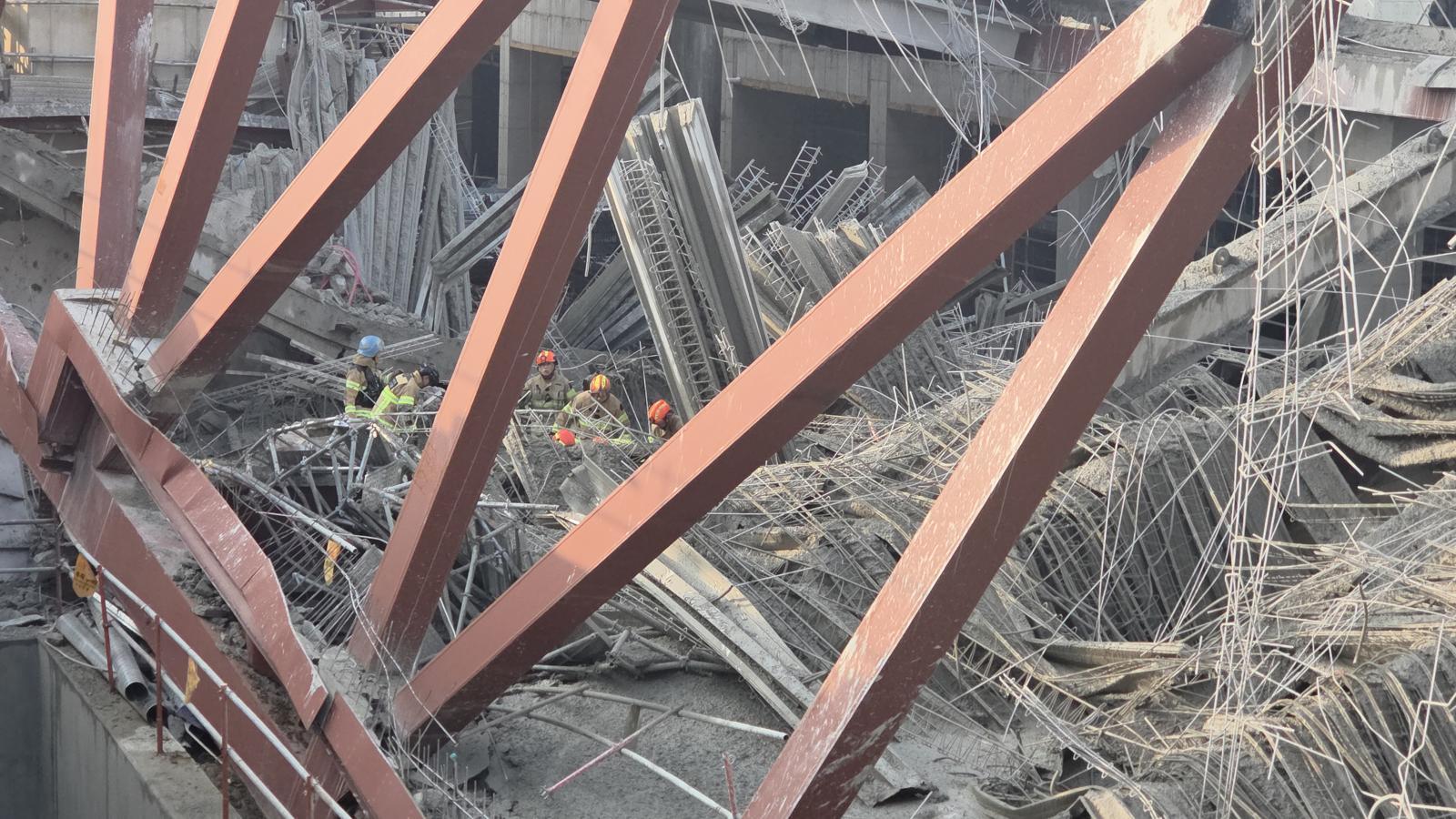11일 광주 대표도서관 공사 현장이 붕괴돼 거대한 철골 구조물이 휘고 철근들은 구부러져 마치 폭탄을 맞은 전쟁터처럼 변했다. 독자 제공