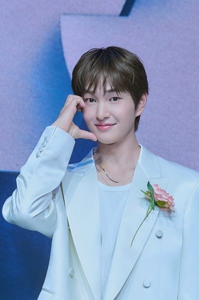 샤이니 온유, ‘주사 이모’ 연루설에 “피부관리 목적…사인 CD는 고마움 표현”