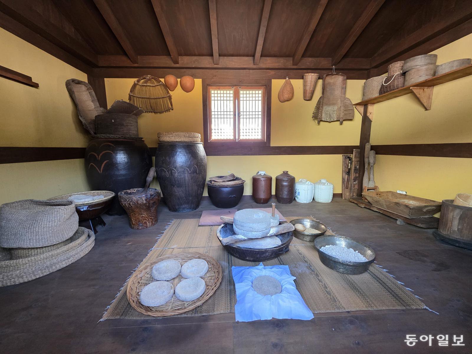 안동소주를 빚는 쌀과 누룩.