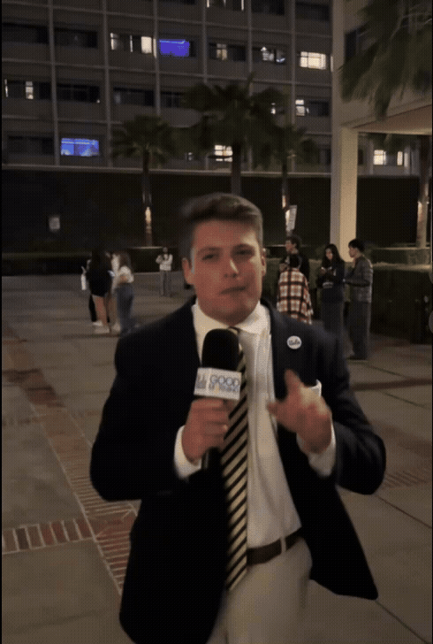 UCLA 캠퍼스에서 진행된 ‘비명 카운트다운’ 현장. 진행자의 구호에 맞춰 학생들이 일제히 소리를 지르는 장면이 담겼다. 틱톡 갈무리