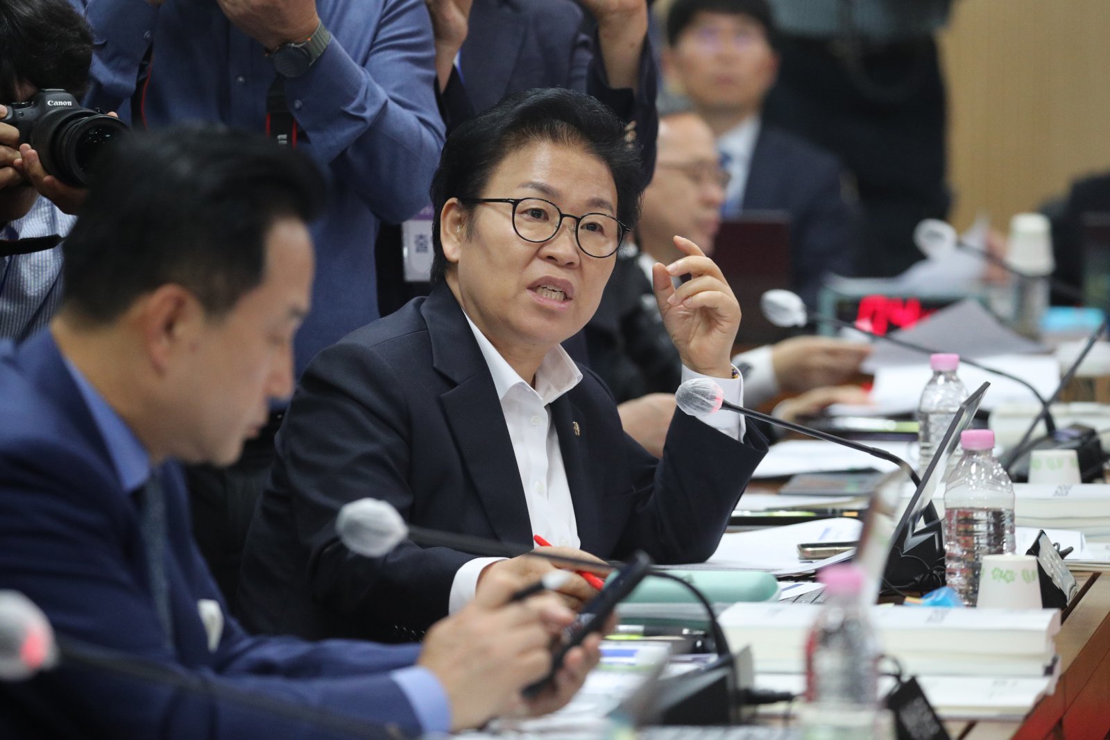 문정복 의원이 지난 10월 23일 오후 충북대학교 개신문화관에서 열린 국회 교육위원회의 대전·세종·충북·충남교육청에 대한 국정감사에서 질문하고 있다. 2025.10.23/뉴스1