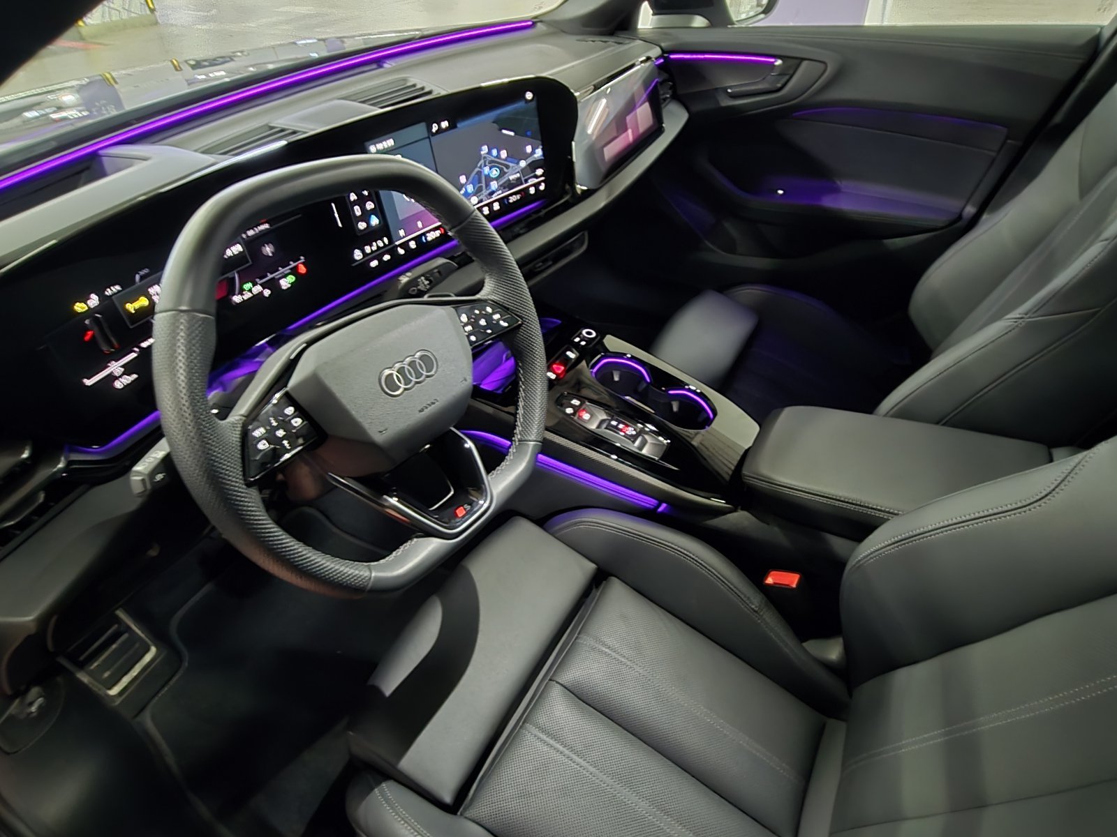 아우디 중형 세단 ‘더 뉴 아우디 A5’ 기본 트림 ‘A5 40 TFSI 콰트로’(S라인 블랙 에디션)의 1열 내부 모습. 2025.12.10/뉴스1