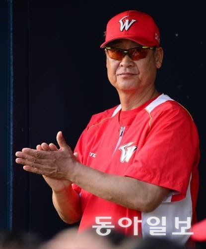 SK 와이번스 감독 시절의 김용희 감독. 동아일보 DB