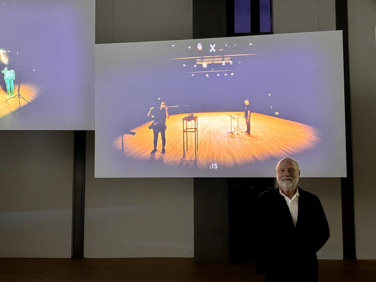 신타이베이시미술관(NTCAM)에서 만난 한 네프켄스. 글을 쓰는 작가이자 예술 후원자인 네프켄스는 2009년 자신의 이름을 딴 재단을 만들어 비디오 아트 작품 제작을 후원하고 있다. 신타이베이=김민 기자 kimmin@donga.com