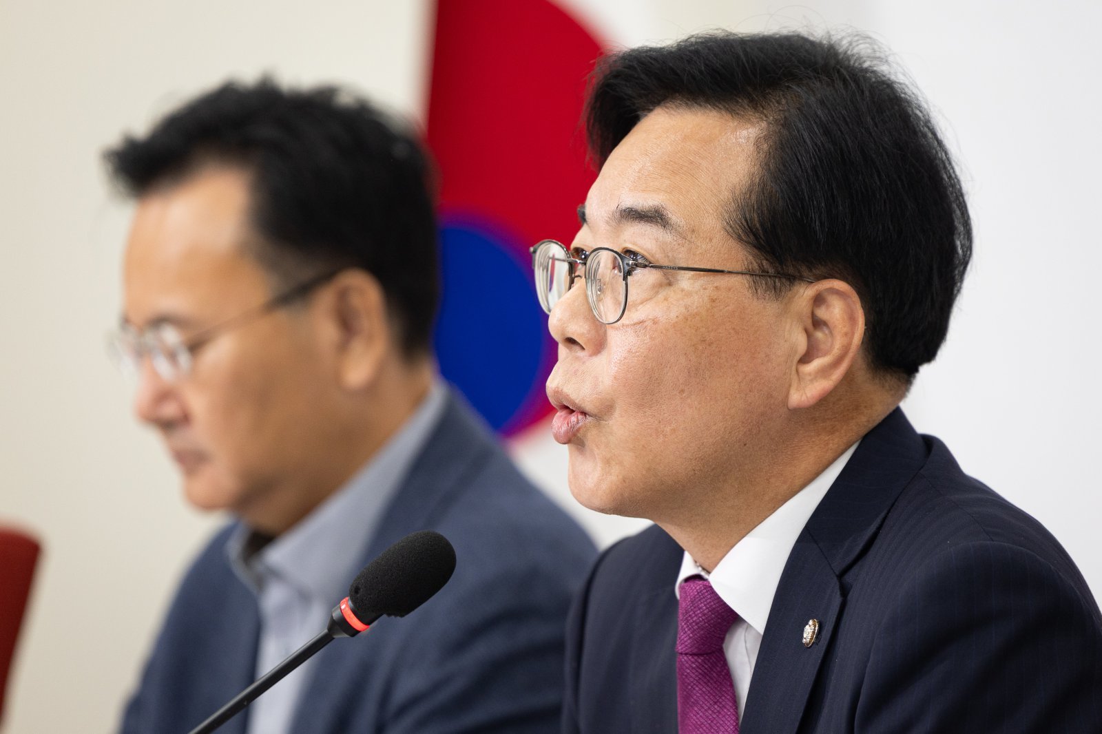 송언석 국민의힘 원내대표가 14일 서울 여의도 국회에서 현안 기자간담회를 열고 모두 발언을 하고 있다. 2025.12.14/뉴스1