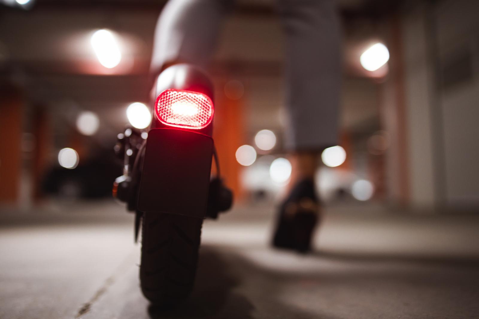 무면허 중학생이 몰던 전동킥보드에 치여 의식불명에 빠졌던 30대 여성이 의식을 회복했지만, 뇌 손상으로 기억·인지 장애를 겪고 있다. 게티이미지뱅크