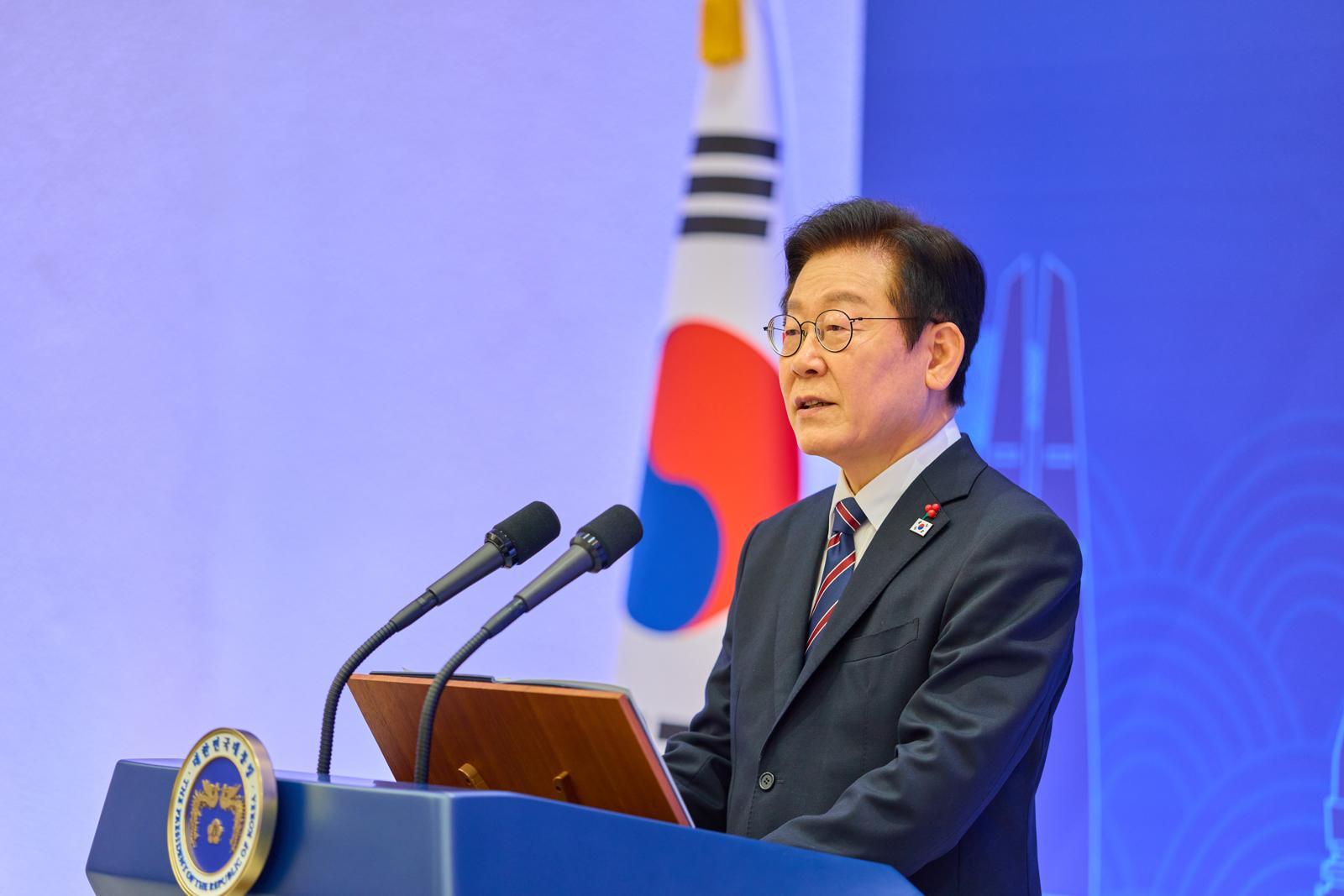 이재명 대통령이 15일 서울 용산 대통령실에서 열린 한-라오스 공식오찬에서 인사말을 하고 있다. (대통령실 제공) 2025.12.15