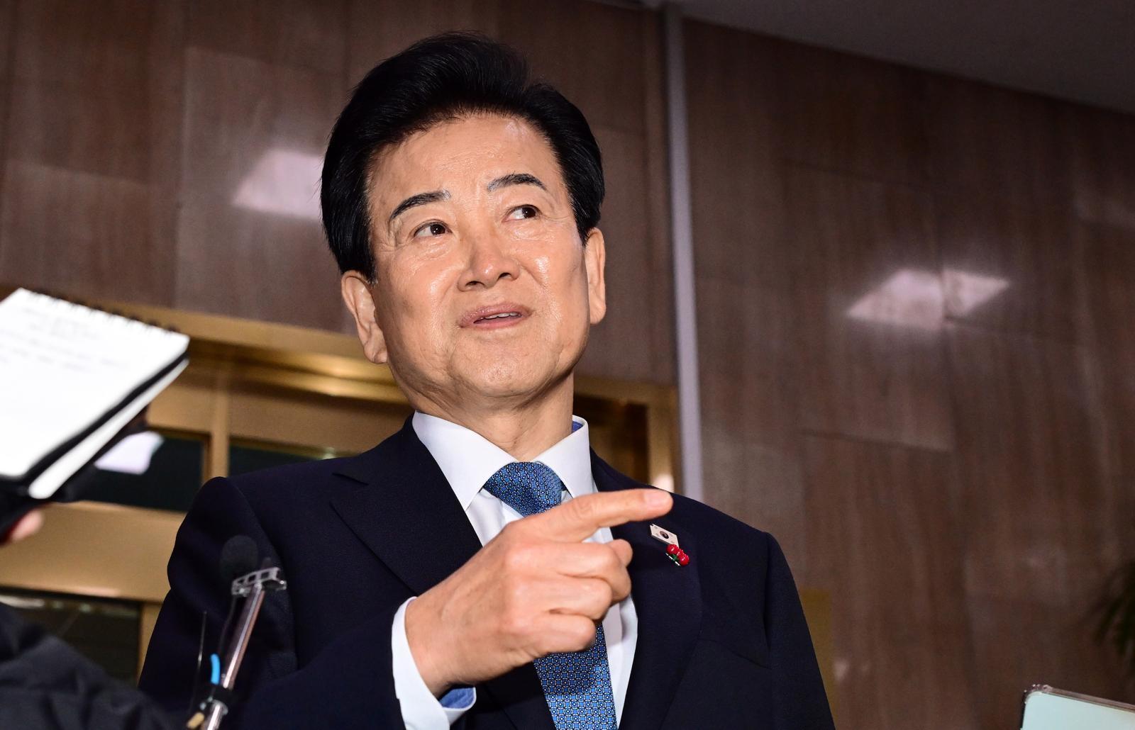 정동영 통일부 장관이 11일 오전 서울 종로구 정부서울청사로 출근하며 취재진의 질문에 답변하고 있다. (공동취재) 2025.12.11. 뉴시스