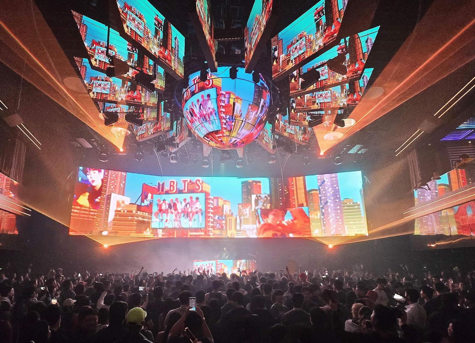 파라다이스시티가 진행한 ‘크로마키001’ 공연 모습.
파라다이스시티 제공