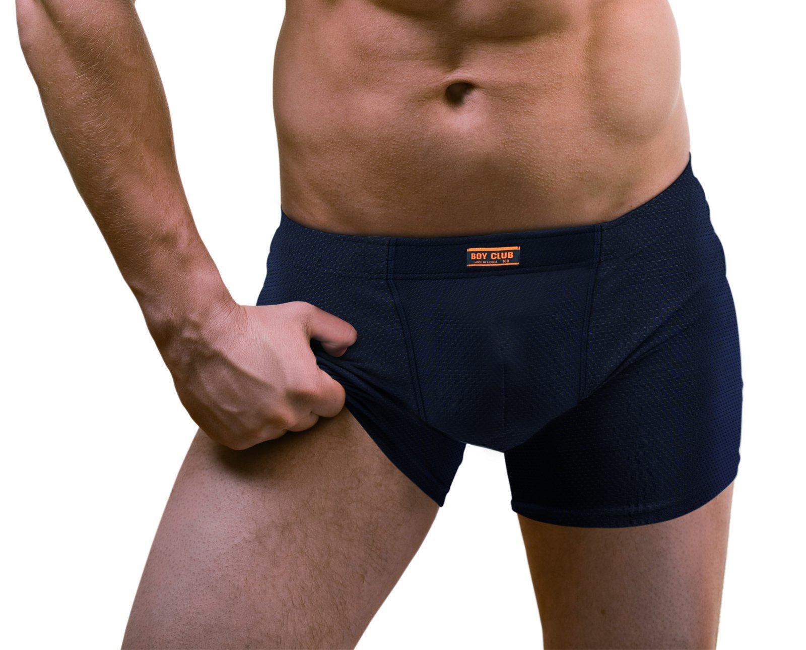 인견으로 만들어 땀을 빠르게 흡수하여 팬티 내부 환경을 쾌적하게 유지한다. 통기성이 탁월해 하체 온도를 적절하게 조절한다.