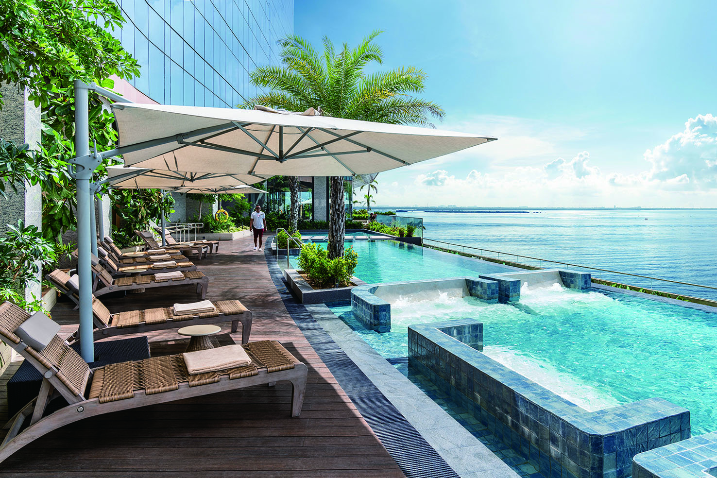 바다와 도시 사이, 세부의 올 인 원 리조트 누스타