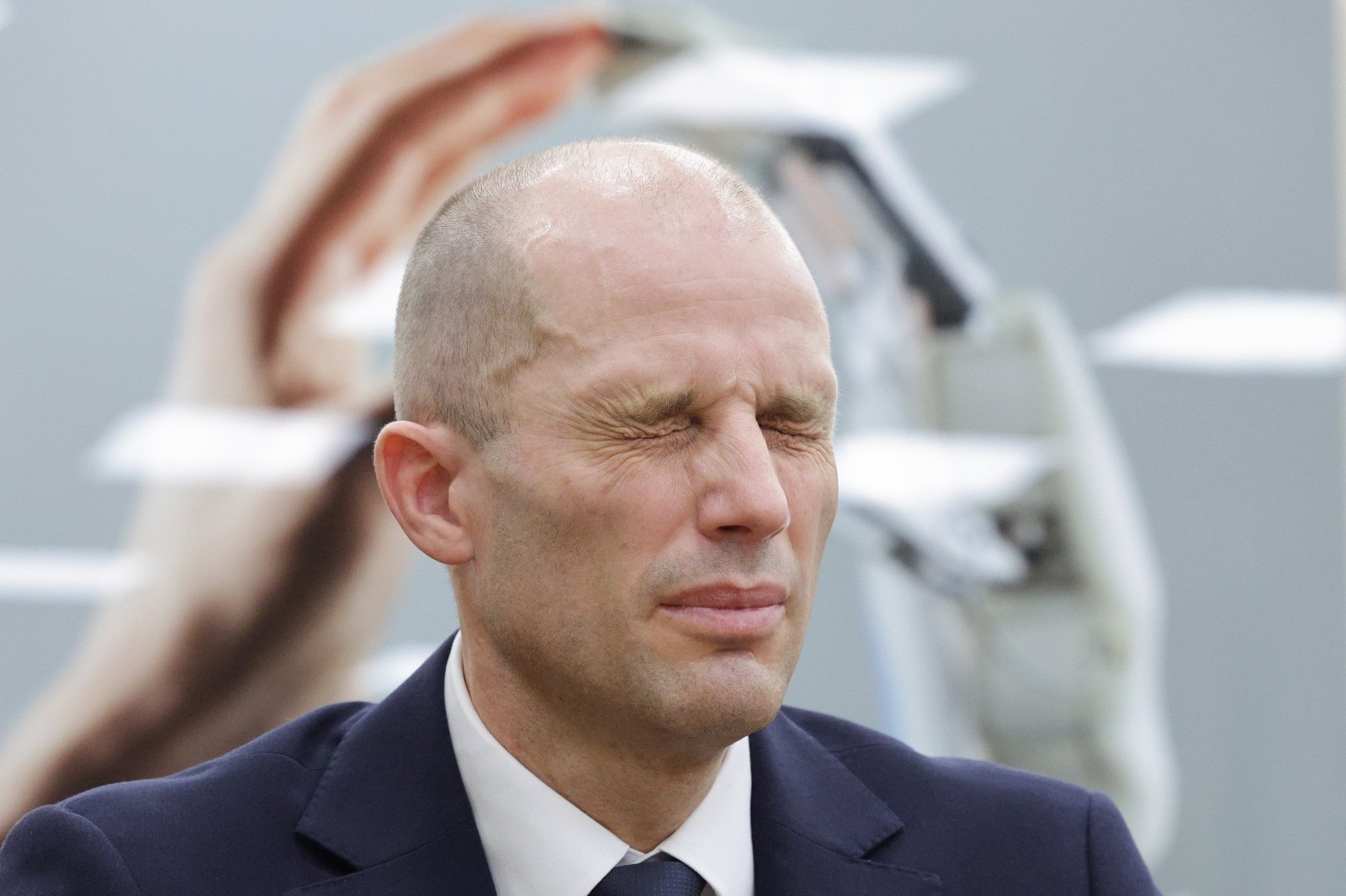 해롤드 로저스 쿠팡 임시 대표가 17일 서울 여의도 국회 과학기술정보방송통신위원회에서 열린 쿠팡 침해사고 관련 청문회에서 의원 질의에 눈을 감고 있다. 2025.12.17/뉴스1