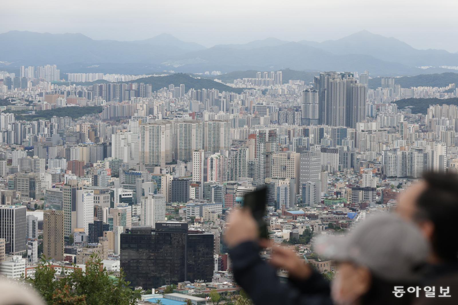 서울 남산에서 바라본 모습. 박형기 기자 onehsot@donga.com