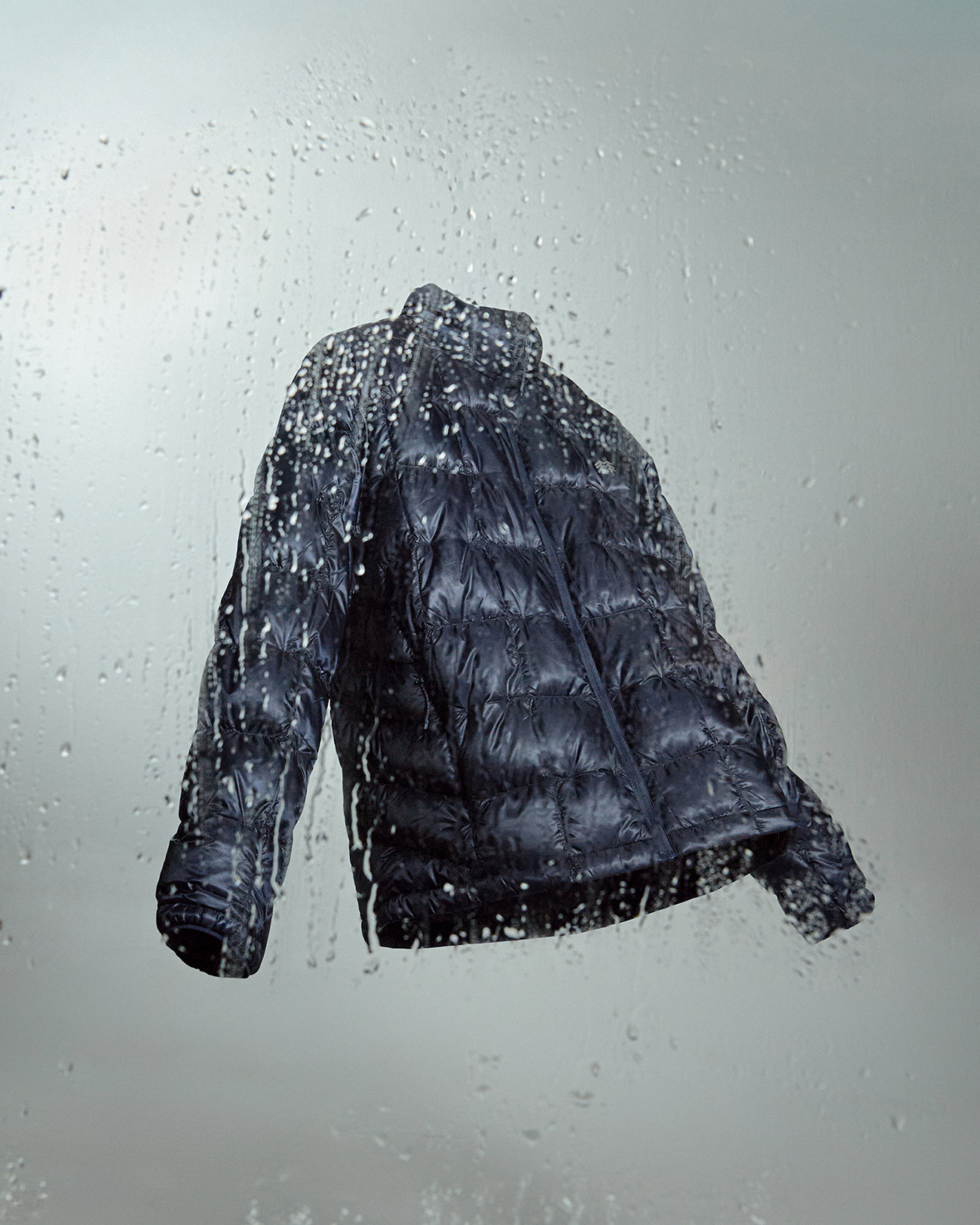 코오롱스포츠 남성 백패킹(BPL) 시리즈 에그라이트다운.