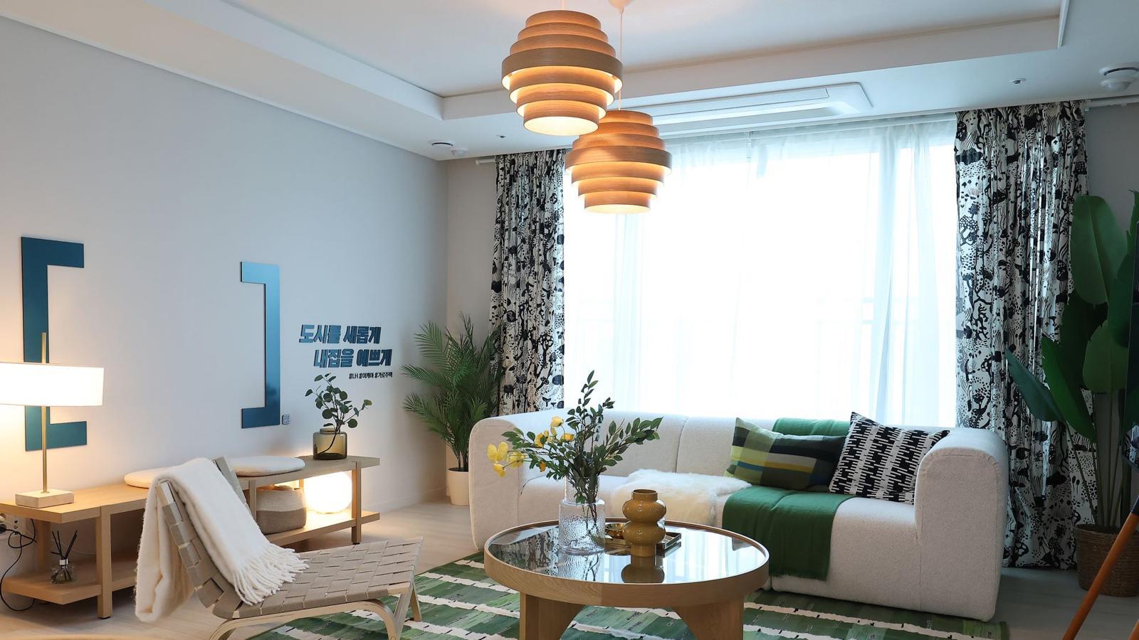 LH 가로주택 정비사업 홍보 쇼룸 내부.