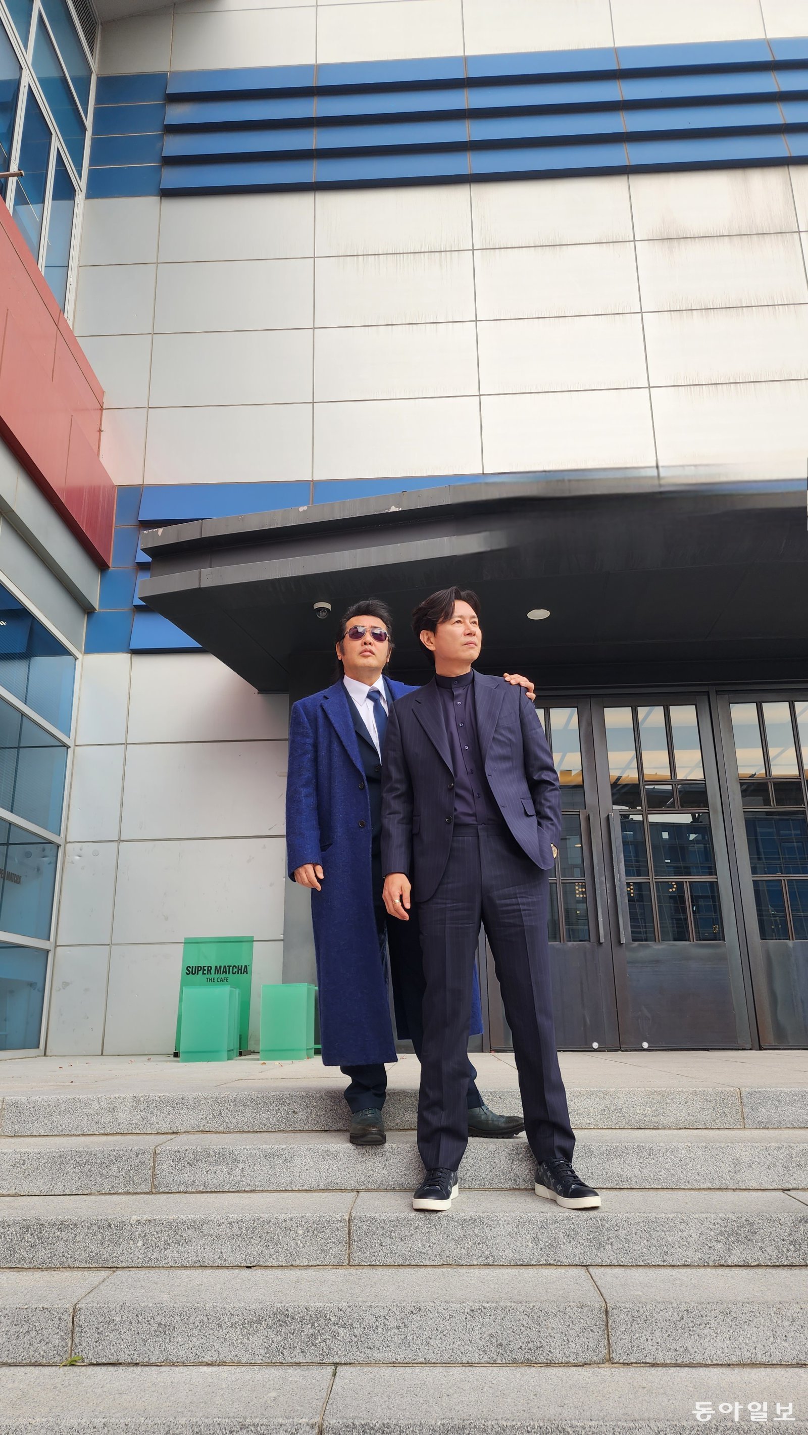 이런 포즈 그대로 김보성 김민종 주연 ‘영웅본색’ 포스터가 됐으면 한다. 유재영 기자 elegant@donga.com