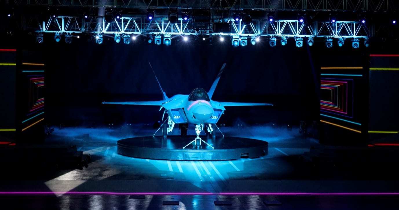 GE에어로스페이스의 F414 엔진으로 추진되는 대한민국 최초의 한국형 전투기 KF-21 보라매의 첫 번째 시제기 모습. GE에어로스페이스 제공