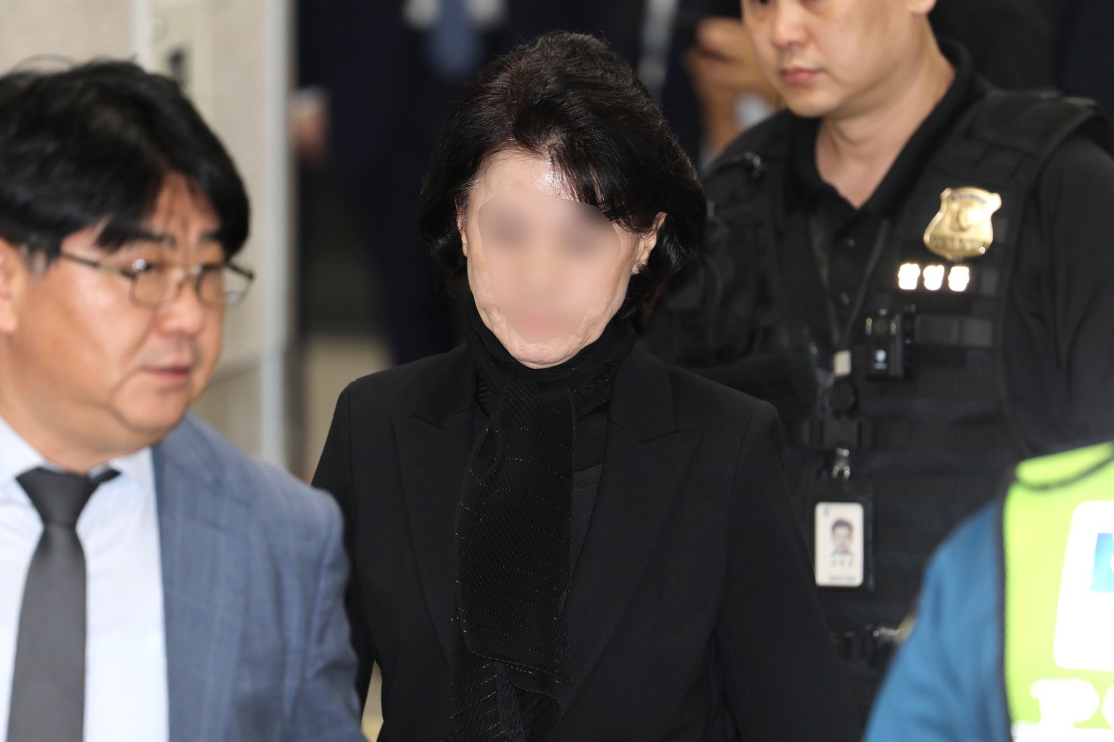 정원주 전 통일교 총재 비서실장이 지난 9월 22일 오후 서울 서초동 서울중앙지방법원에서 열린 구속 전 피의자심문(영장실질심사)에 출석하고 있다. 2025.9.22 뉴스1