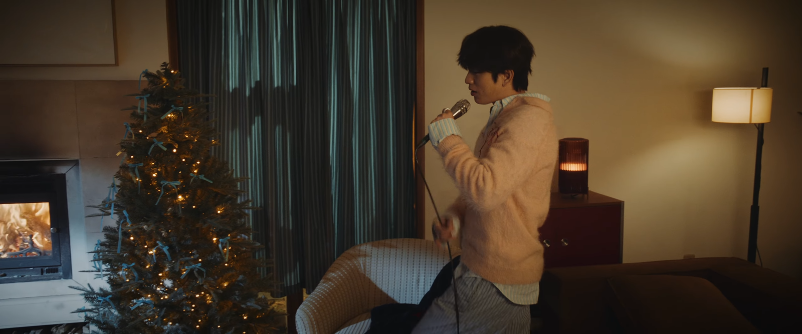 박진영의 ‘크리스마스 피버’(Christmas Fever) 뮤직비디오.