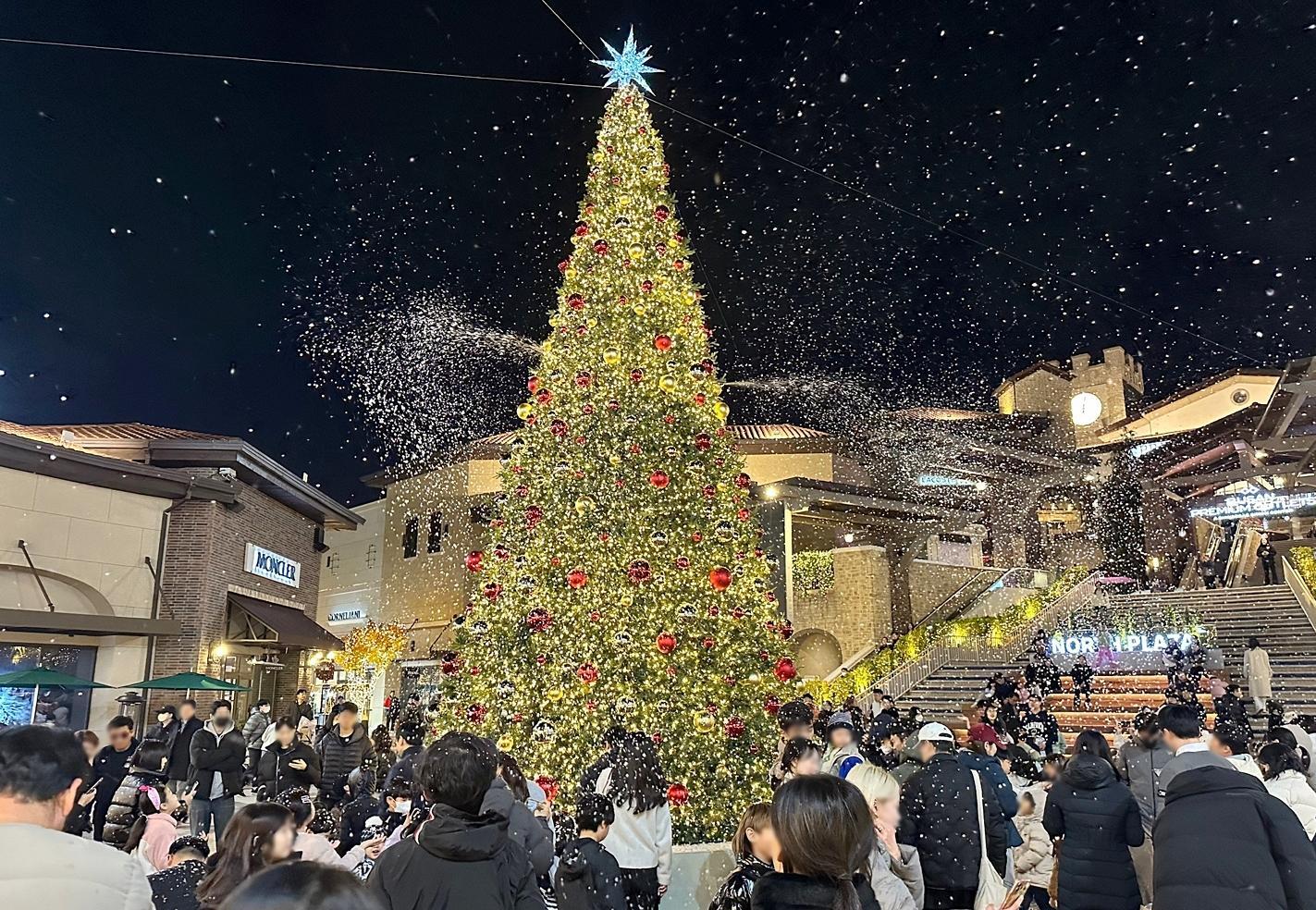 부산 프리미엄 아울렛 NORTH 광장.