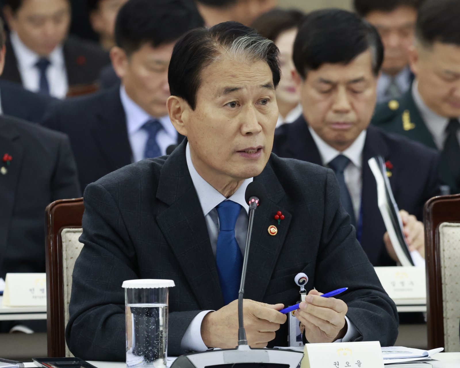 권오을 국가보훈부 장관이 18일 서울 용산구 국방부에서 열린 국방부·국가보훈부 업무보고에서 발언하고 있다. 2025.12.18 뉴시스