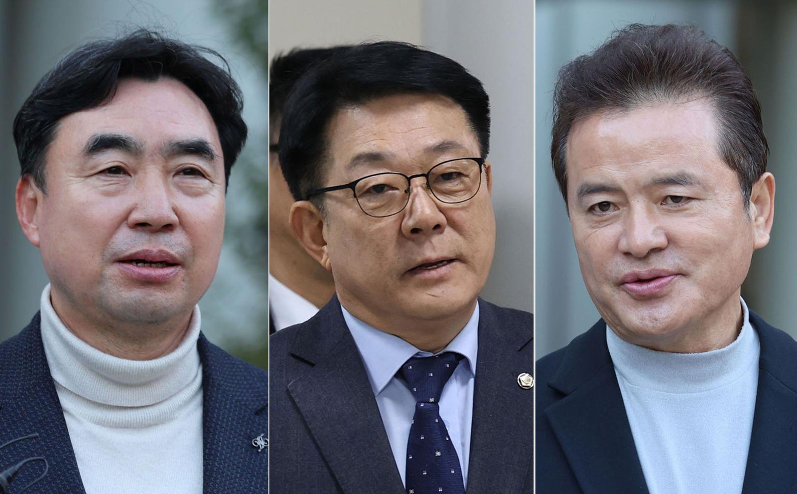 윤관석 전 무소속 의원(왼쪽부터), 민주당 허종식 의원,  임종성 전 민주당 의원이 18일 오전 서울 서초구 서울중앙지법에서 열린 민주당 전당대회 돈봉투 의혹 관련 항소심 선고를 마치고 법원을 나서고 있다. 2025.12.18. 뉴시스