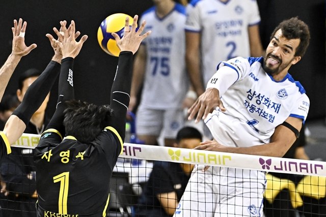 전체 공격 시도 가운데 11.7%가 상대 블로커에게 막힌 삼성화재 아히. 한국배구연맹(KOVO) 제공